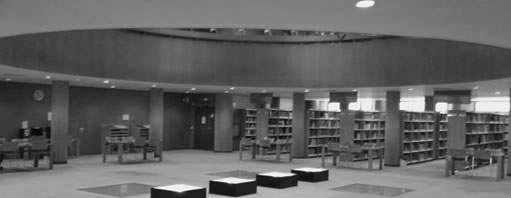 Sala de referencia de la Biblioteca Central de la UNED